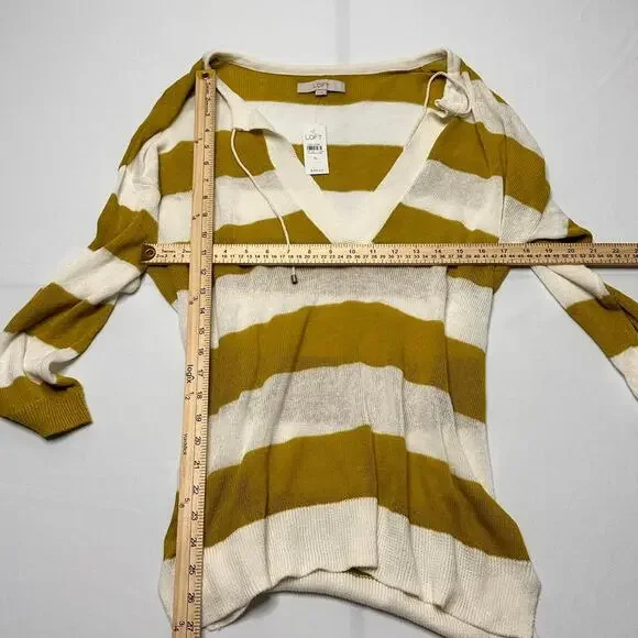 Women’s LOFT Size XL Brand New With Tag Light Weight Top Perfect For Summer - Picture 4 of 4